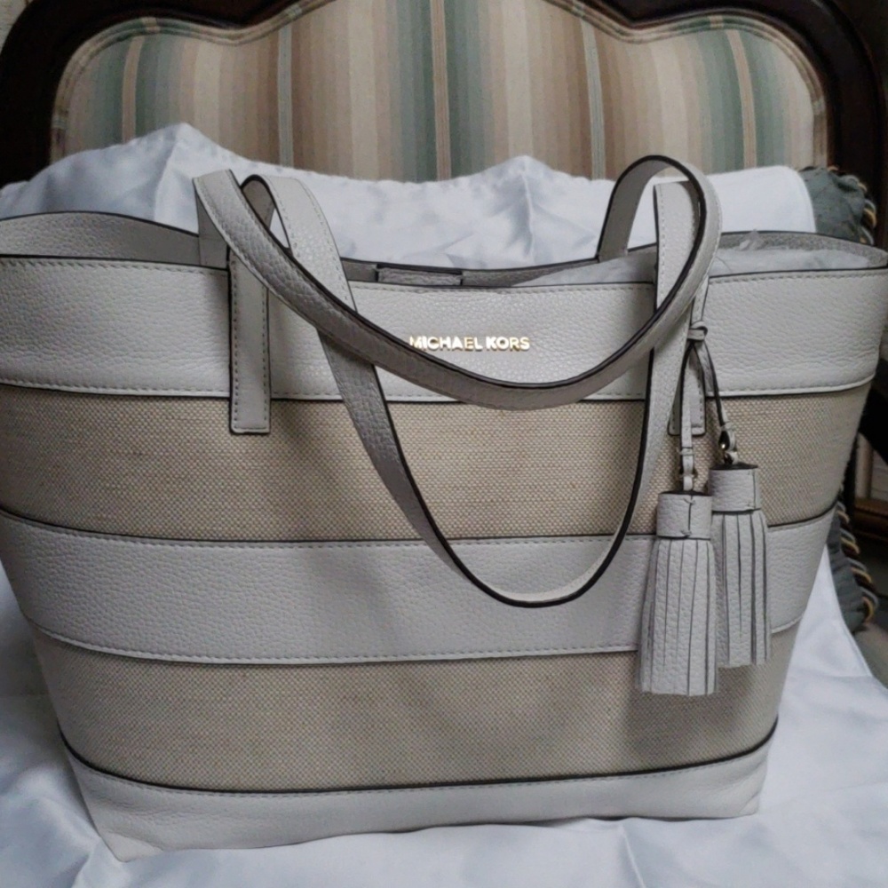 Micheal Kors Large Tote